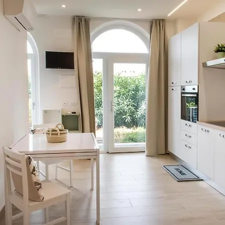 P010 - Porto Recanati, Nuovo Monolocale Fronte Mare Appartamento *